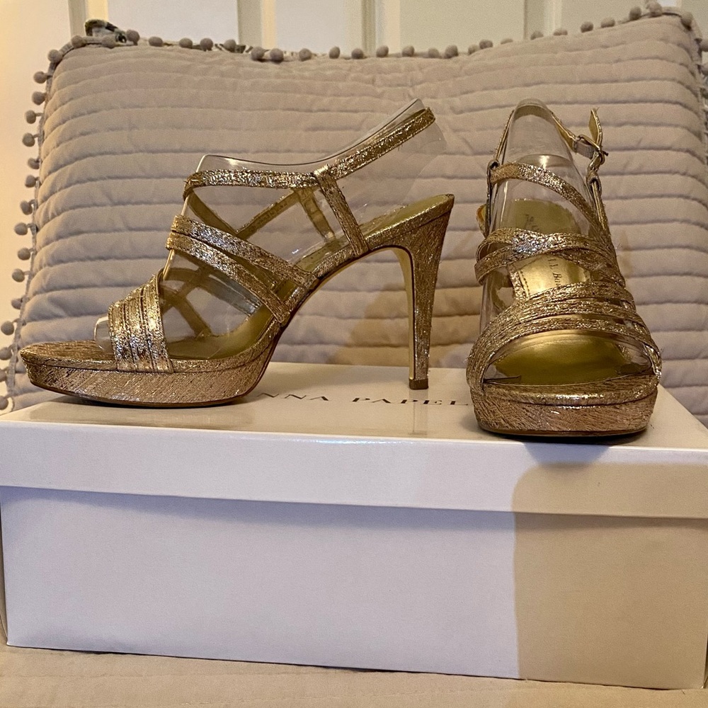Adrianna Papell- Gold platform sandals